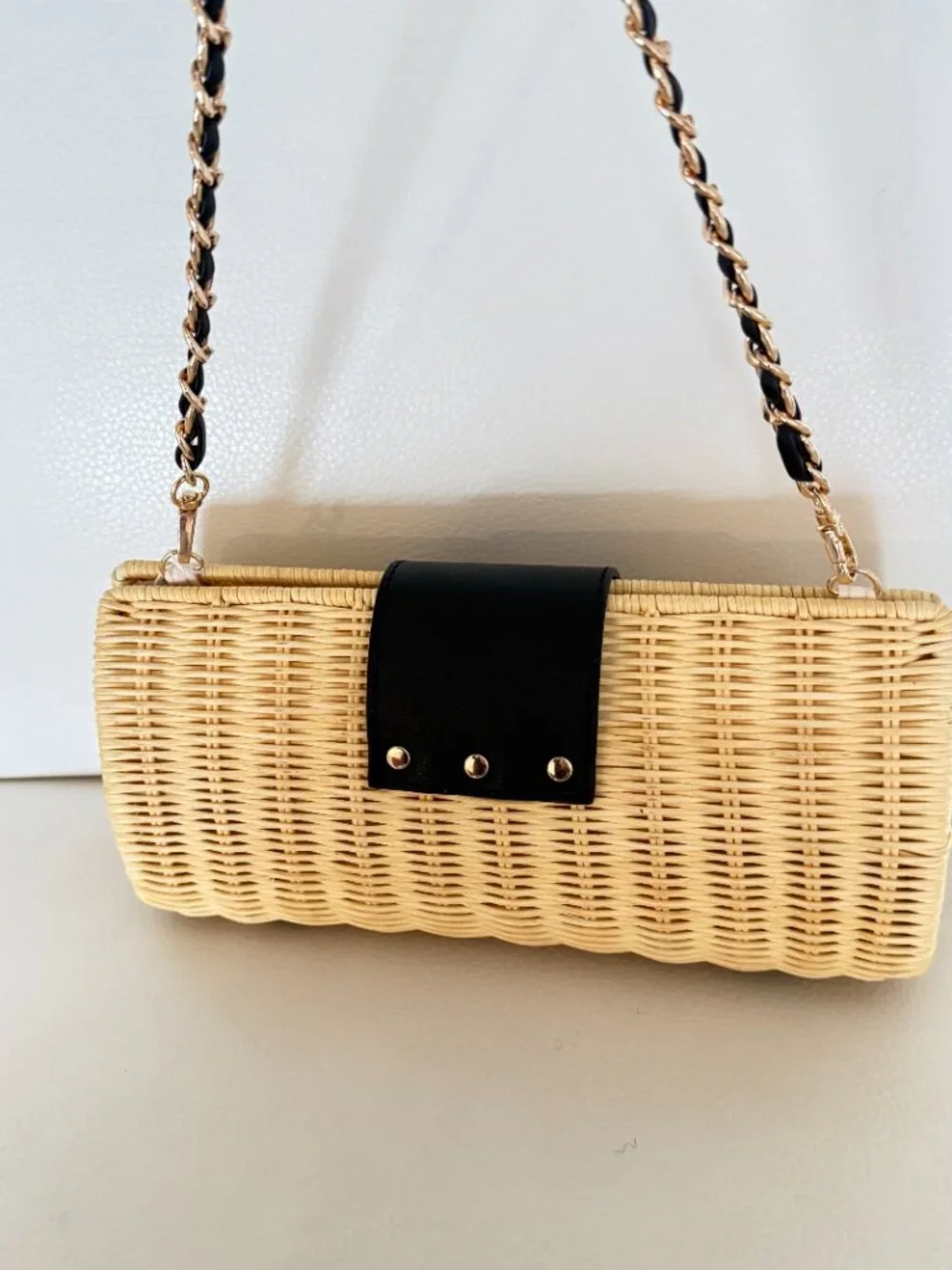 NWT TOMMY BAHAMA WOVEN WICKER SHOULDER BAG CLUTCH PURSE TAN BLACK - Picture 4 of 8